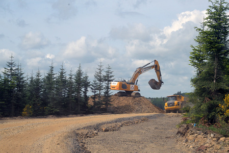 Bauarbeiten auf der Baustelle des Trianel Windpark Sundern